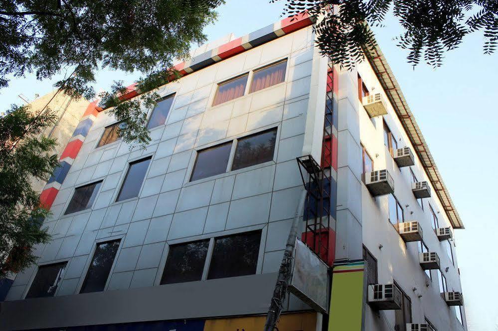 Hotel Siam International 德里 外观 照片