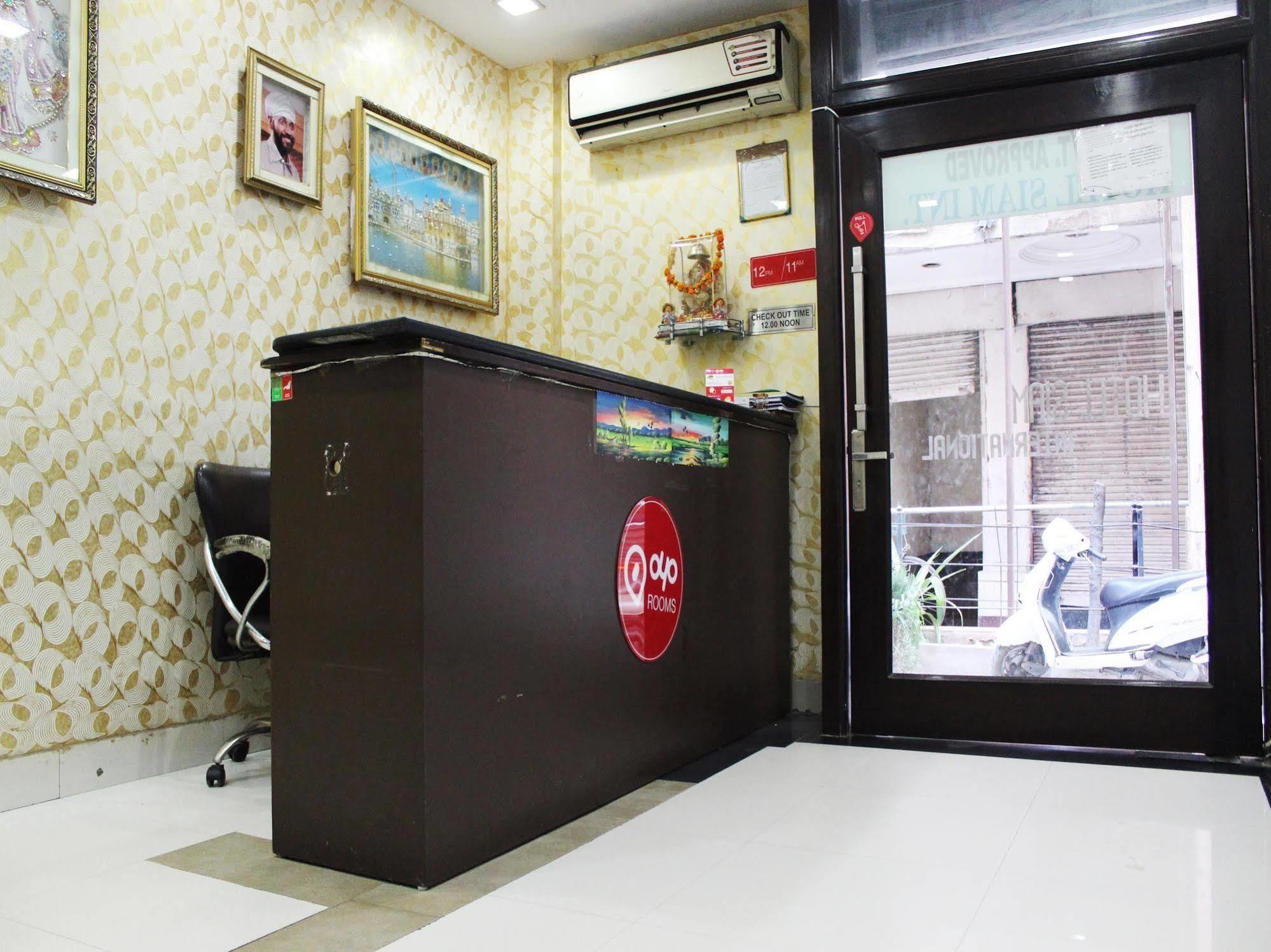 Hotel Siam International 德里 外观 照片