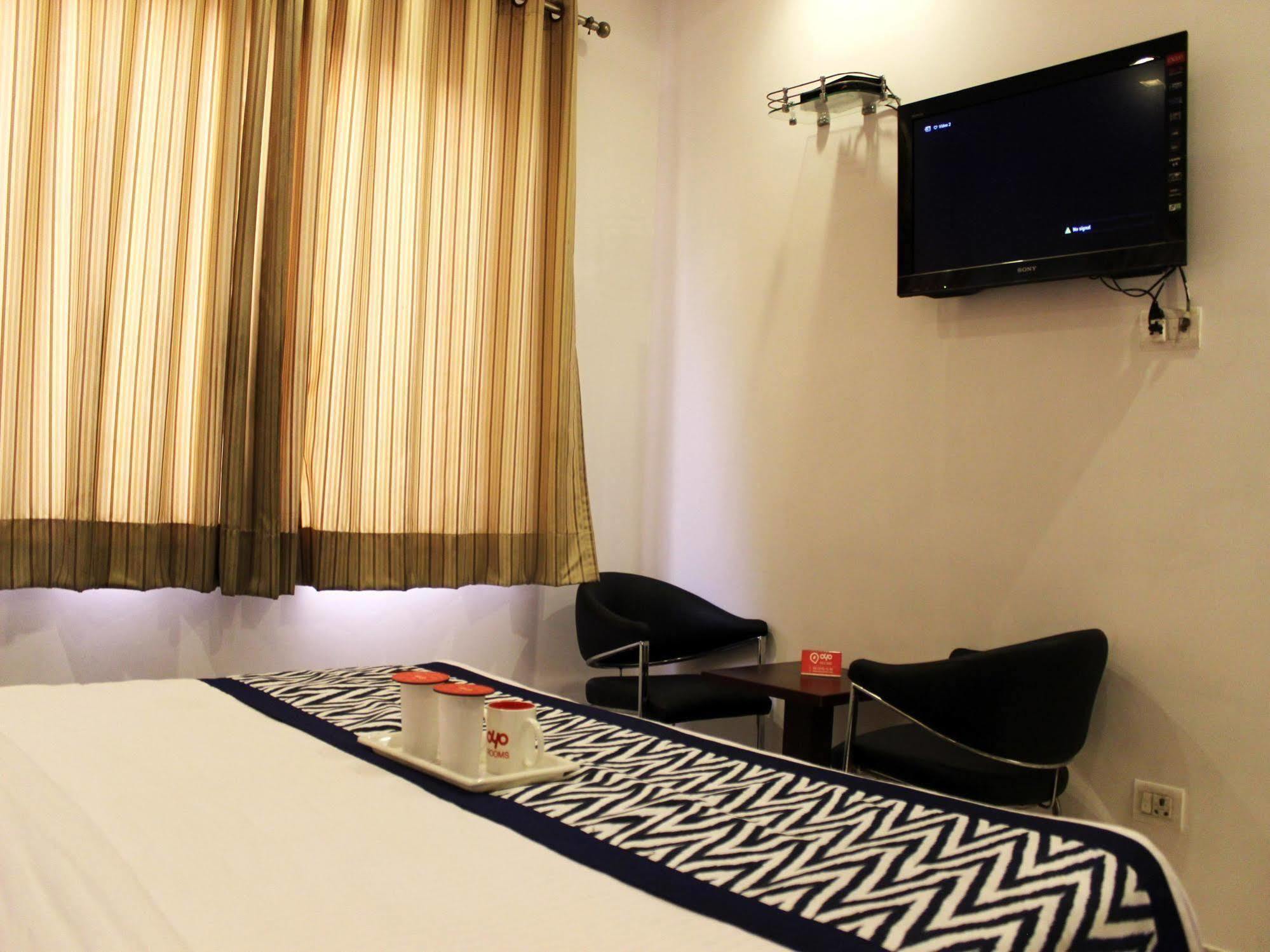 Hotel Siam International 德里 外观 照片