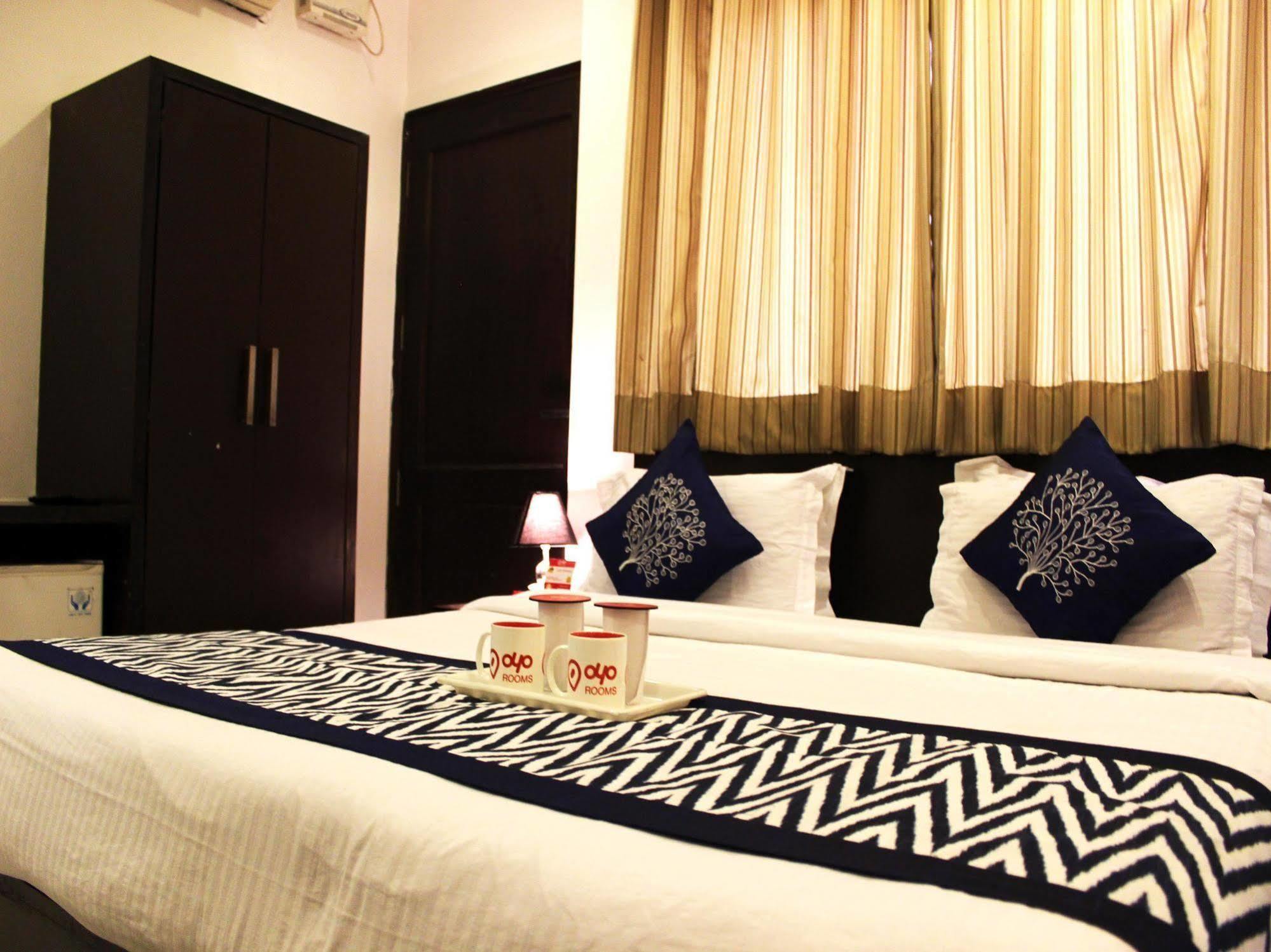Hotel Siam International 德里 外观 照片