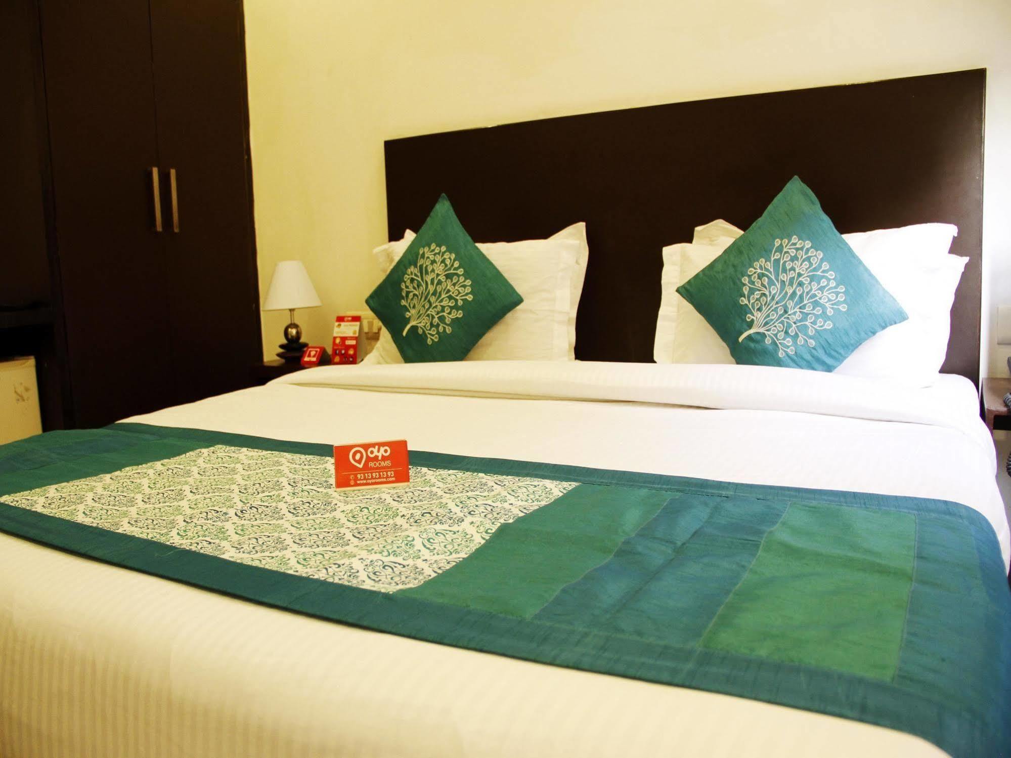 Hotel Siam International 德里 外观 照片